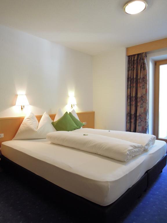 Mountain Living Apartments San Valentino alla Muta Værelse billede