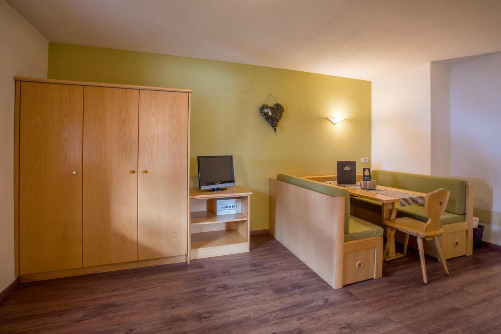 Mountain Living Apartments San Valentino alla Muta Eksteriør billede