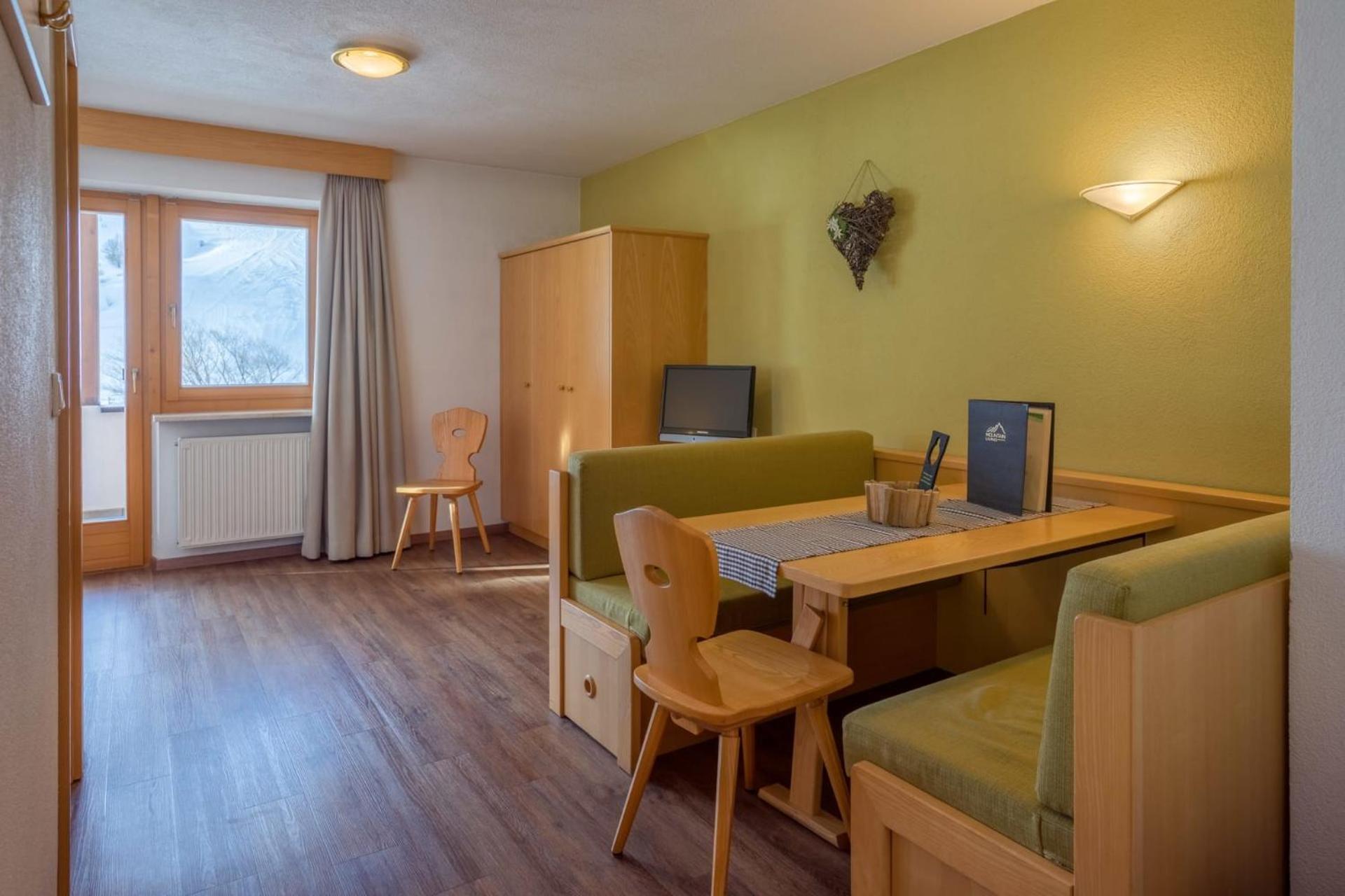 Mountain Living Apartments San Valentino alla Muta Eksteriør billede