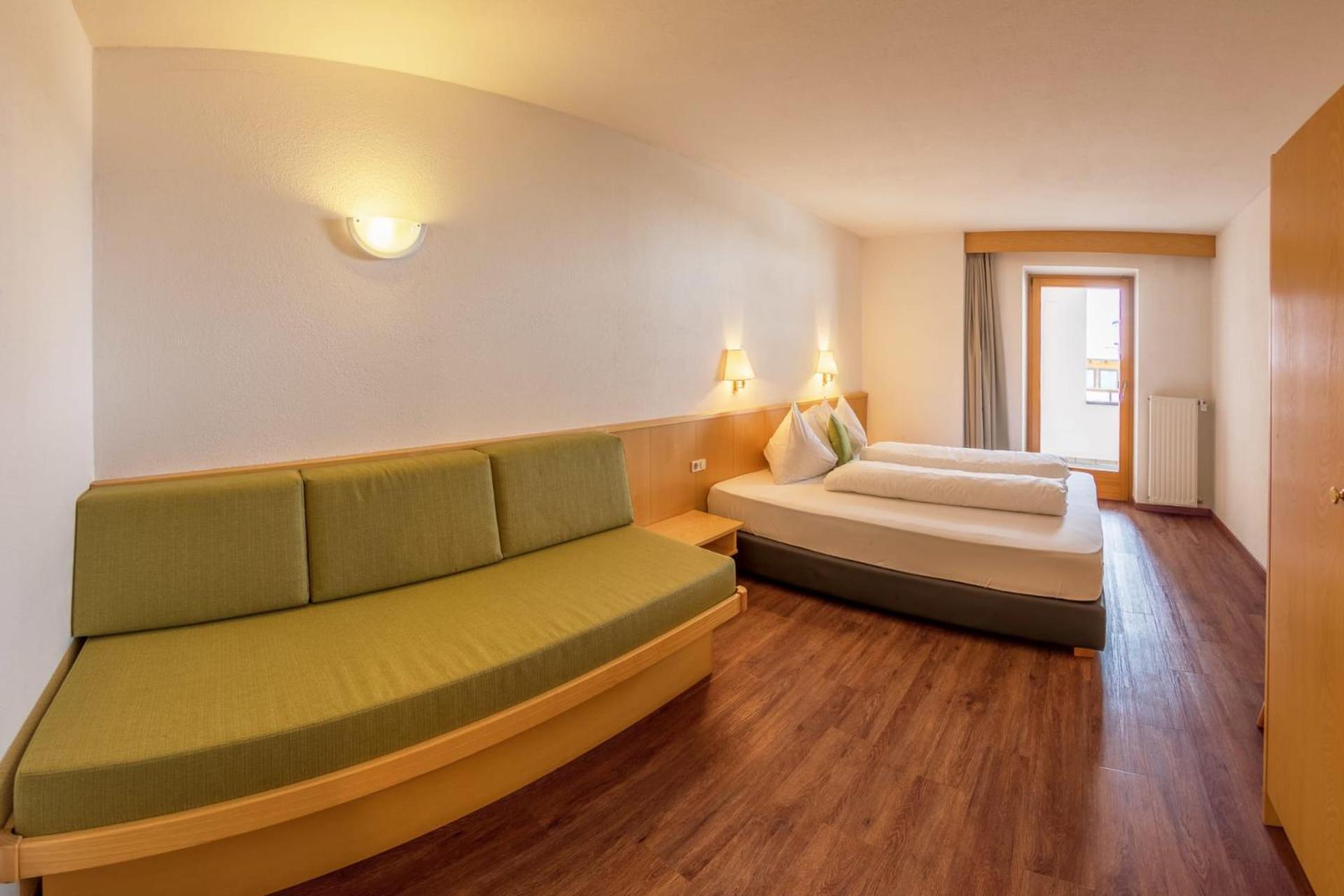 Mountain Living Apartments San Valentino alla Muta Eksteriør billede