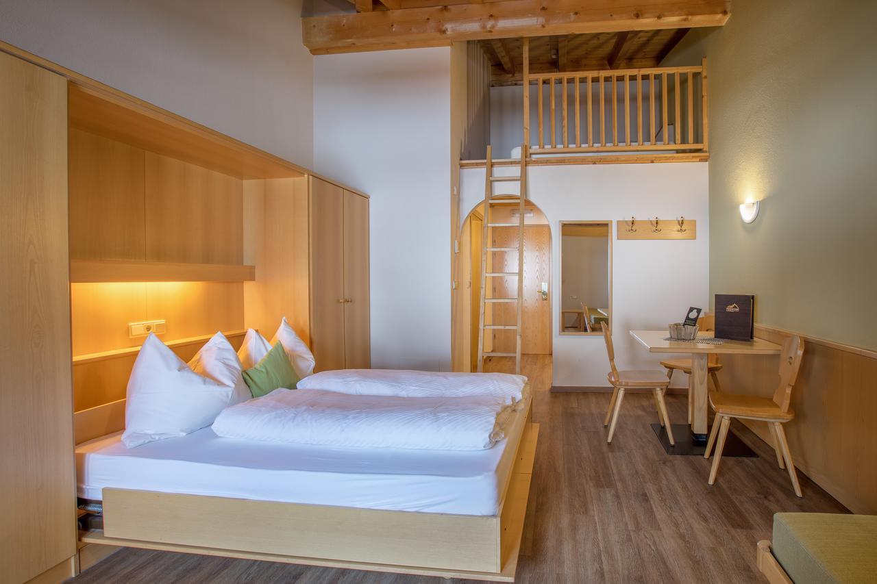 Mountain Living Apartments San Valentino alla Muta Eksteriør billede