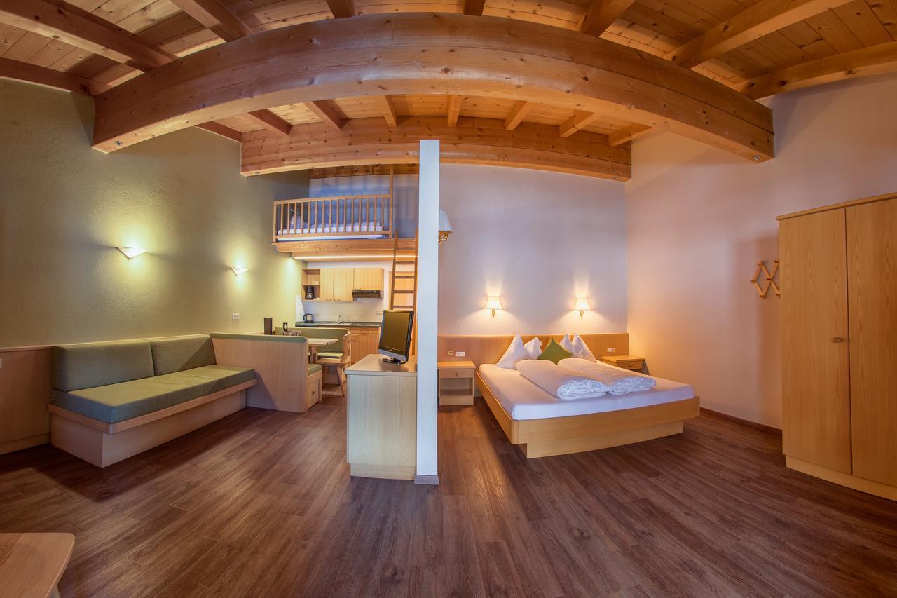 Mountain Living Apartments San Valentino alla Muta Eksteriør billede