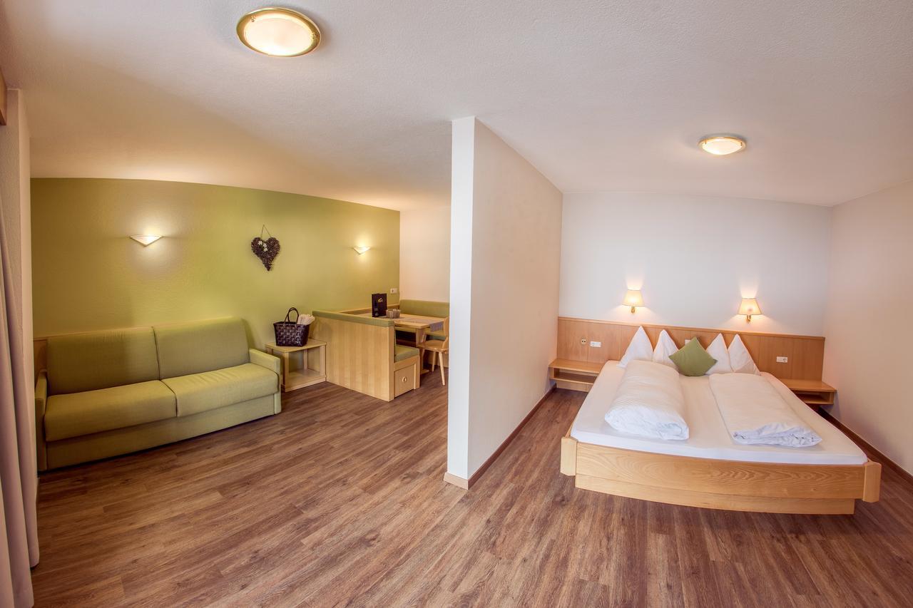 Mountain Living Apartments San Valentino alla Muta Eksteriør billede